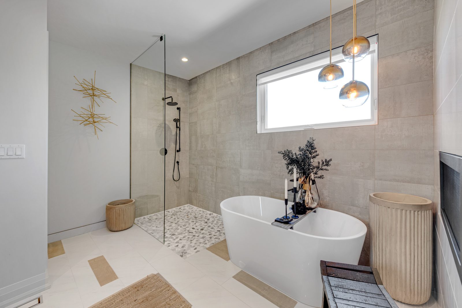 Primary ensuite tub and shower