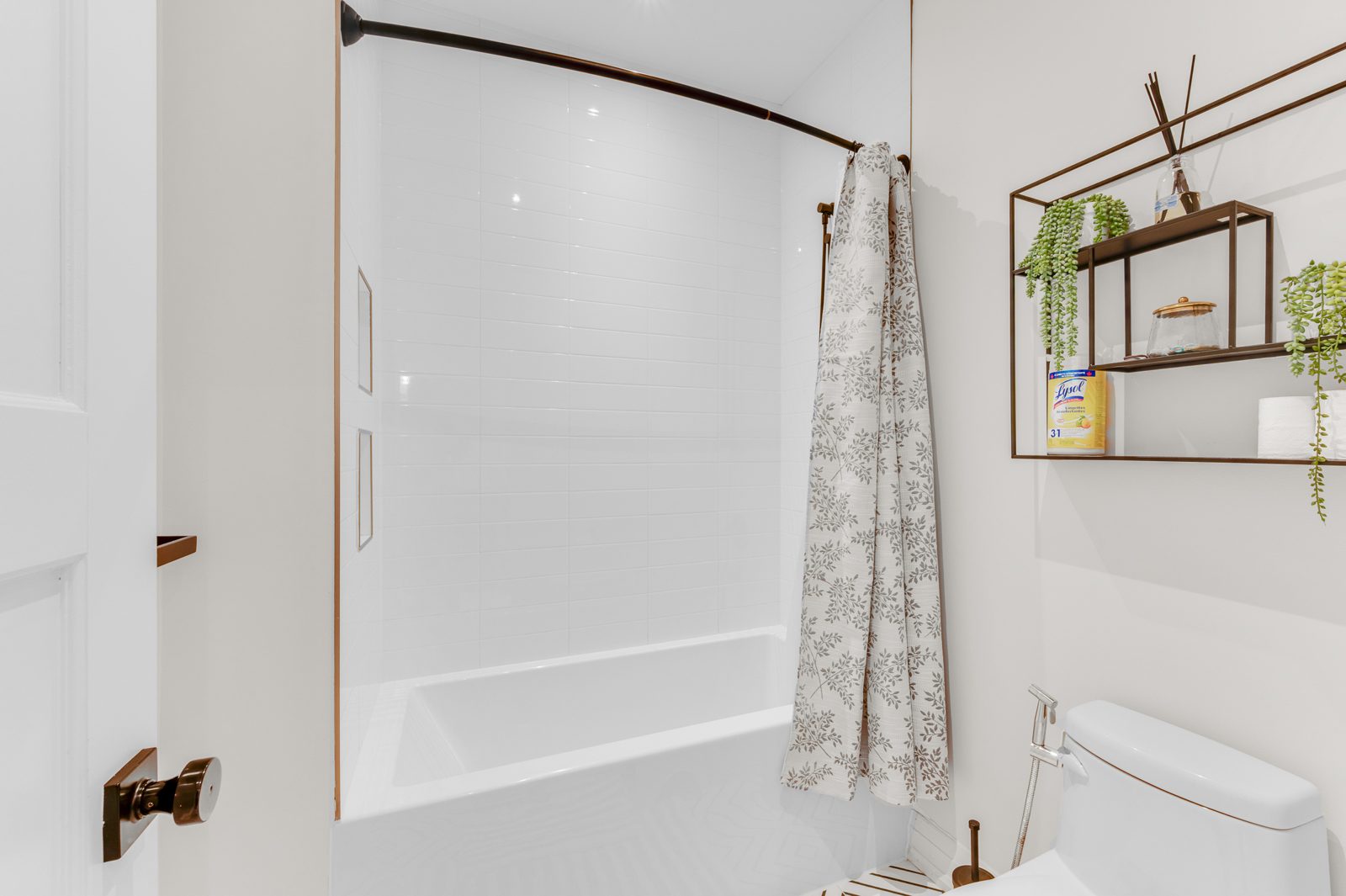 Jack and Jill bath