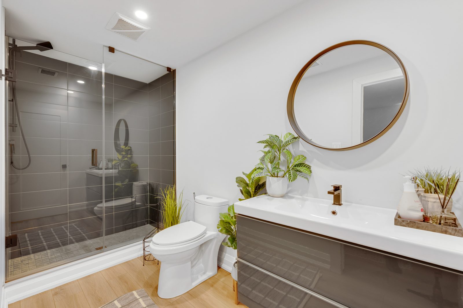Lower level bath